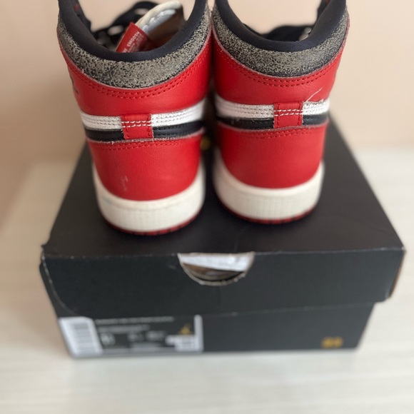 Kids size 1.5 y Jordan 1 lost & found reimagined 1s - Picture 3 of 4